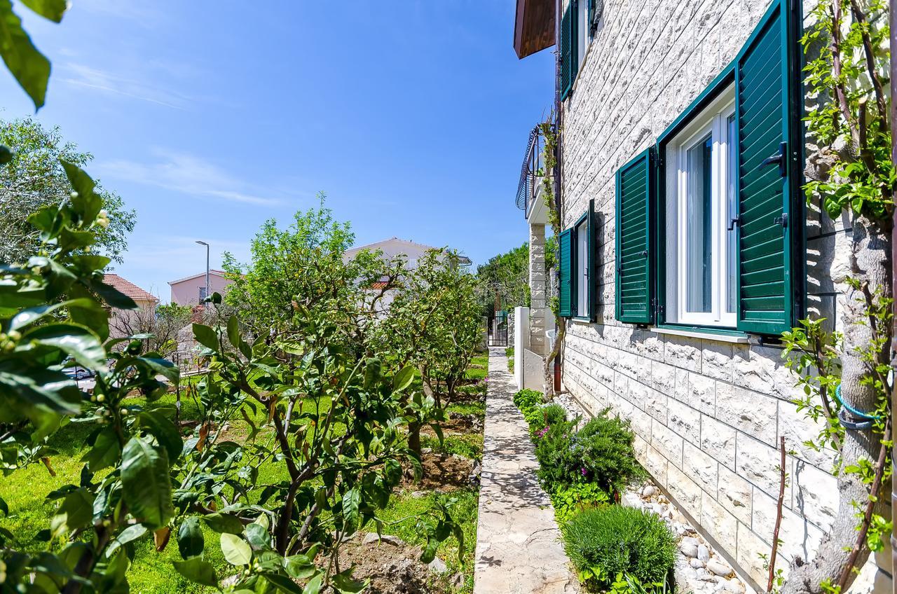 Apartments Mate Trogir Exteriör bild