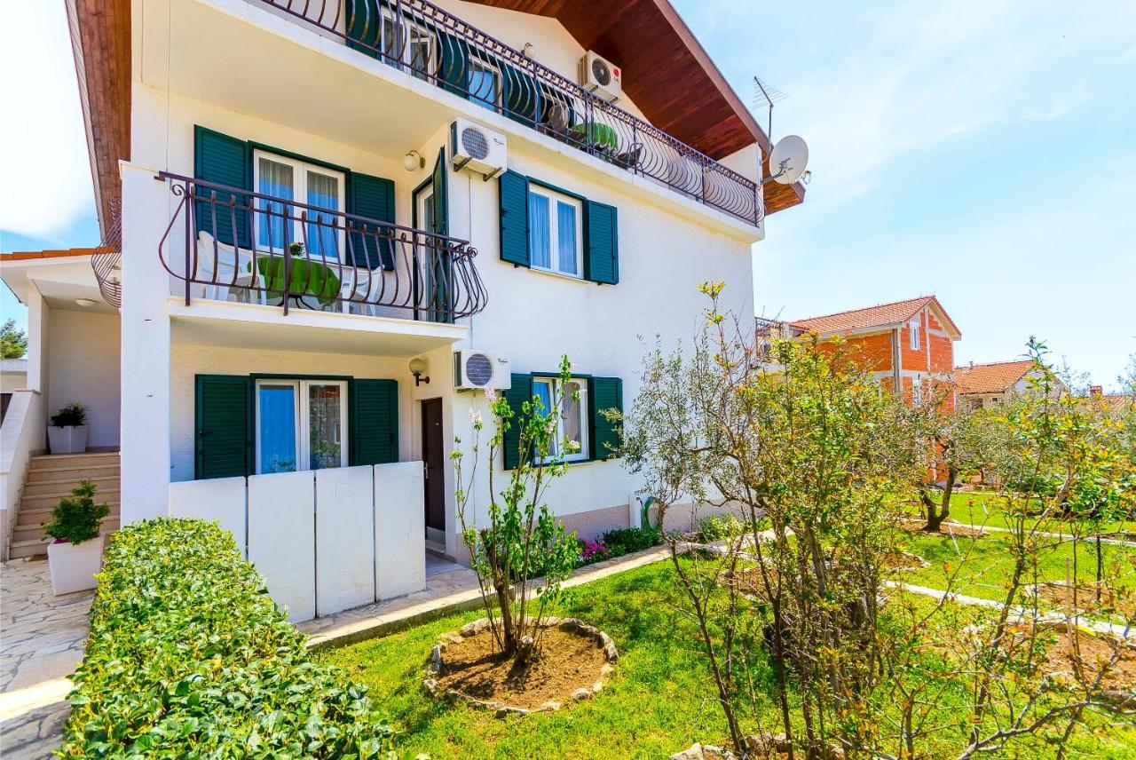 Apartments Mate Trogir Exteriör bild