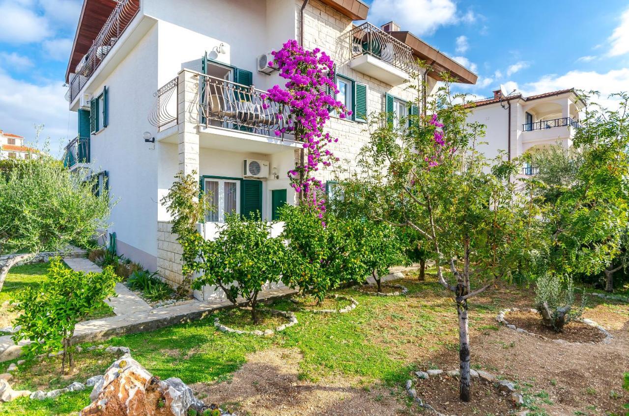 Apartments Mate Trogir Exteriör bild