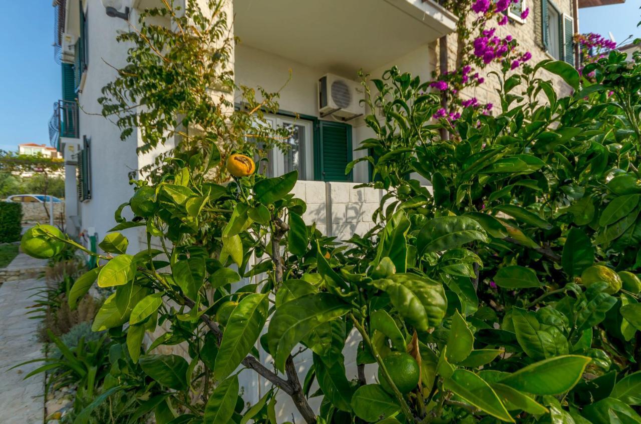 Apartments Mate Trogir Exteriör bild